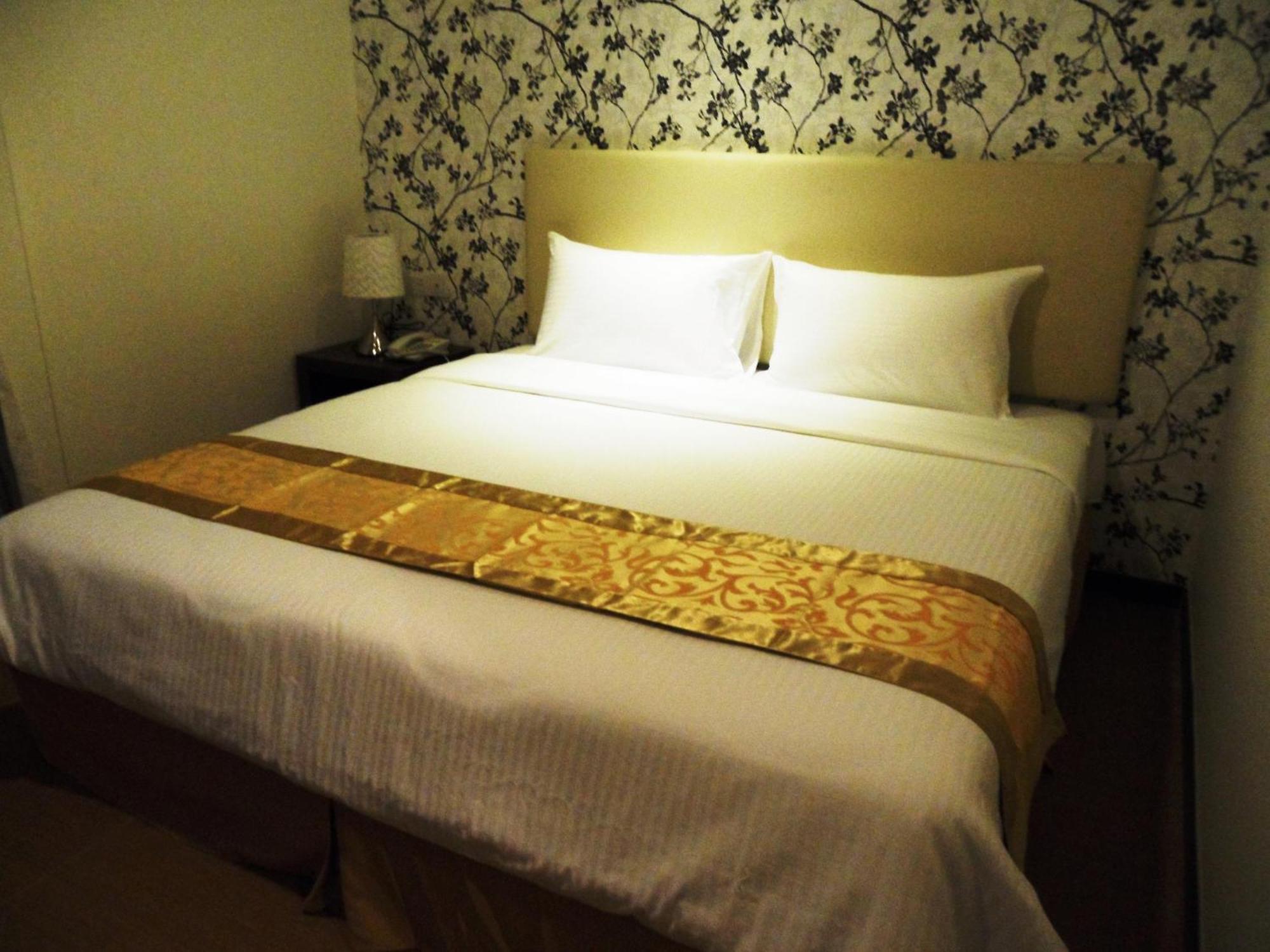 Eight Days Boutique Hotel - Mount Austin Johor Bahru Extérieur photo