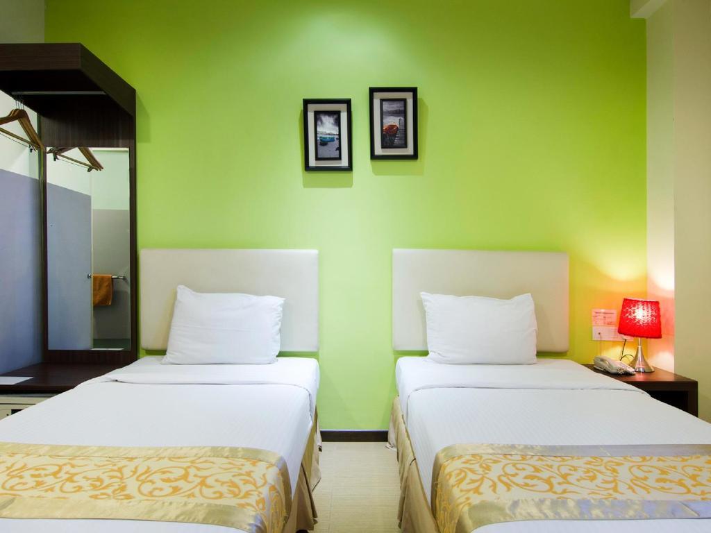 Eight Days Boutique Hotel - Mount Austin Johor Bahru Extérieur photo