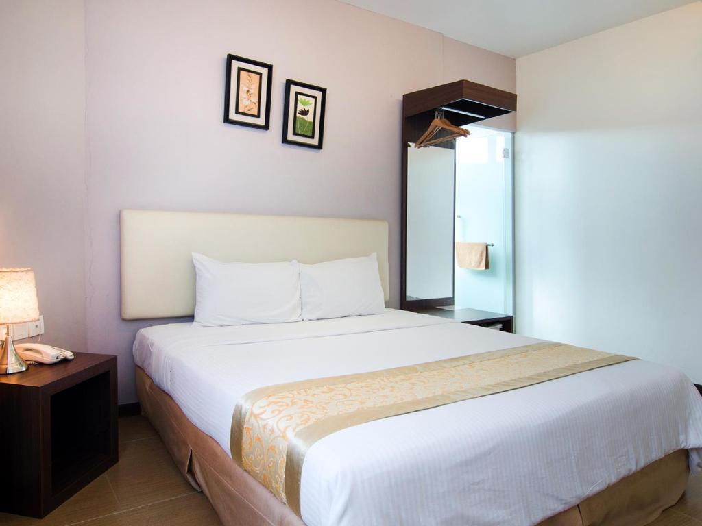 Eight Days Boutique Hotel - Mount Austin Johor Bahru Extérieur photo