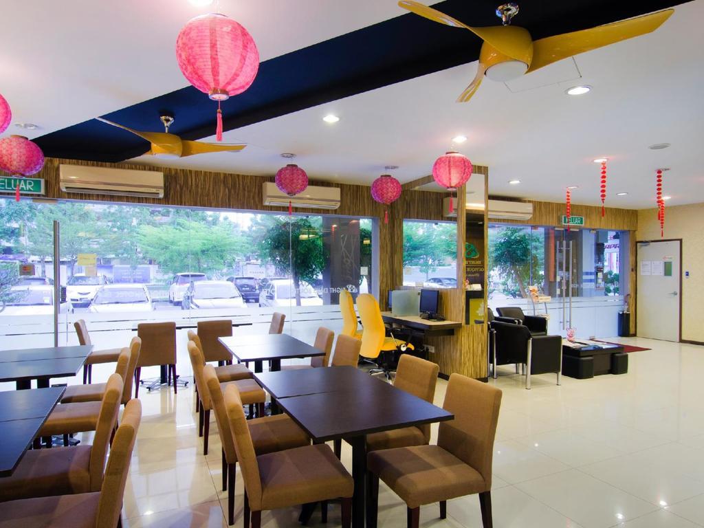 Eight Days Boutique Hotel - Mount Austin Johor Bahru Extérieur photo
